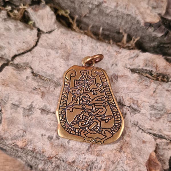Amulett Wikinger Runenstein Uppland im Urnes-Stil aus Bronze