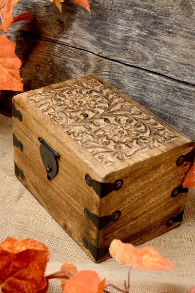 Mittelalter Truhe aus Holz