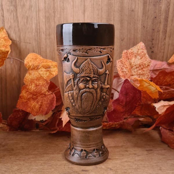 Großer Kelch mit Wikinger Motiv aus Keramik 0,3l - handgefertigt