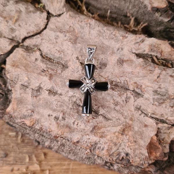 LARP Kreuz mit Onyx aus Silber