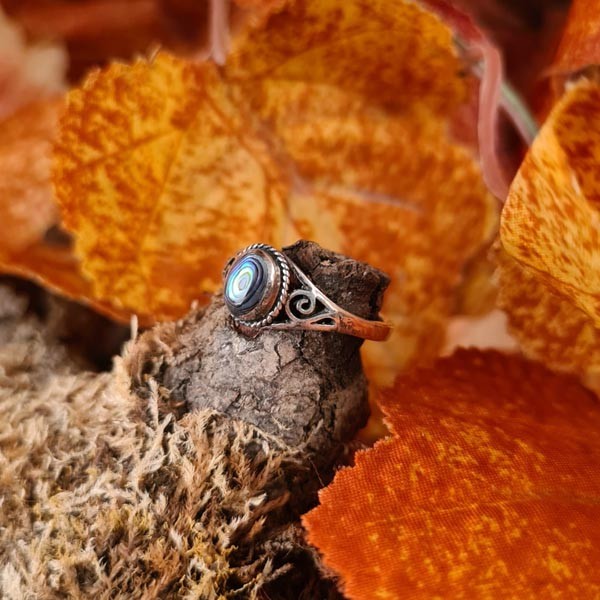 Mittelalter Ring mit Paunamuschel aus Silber