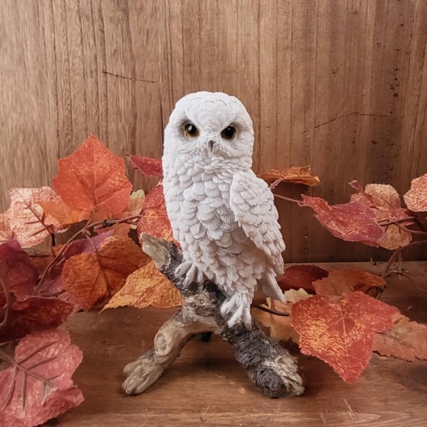Schneeeule auf Ast - handbemalt