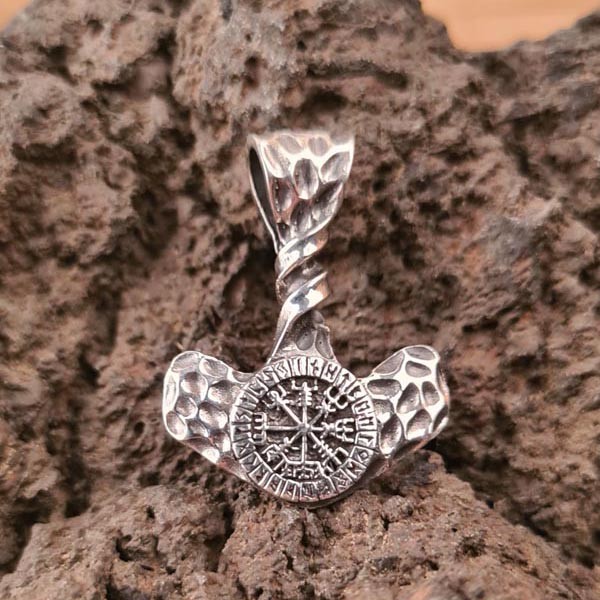 Thors Hammer Vegvisir mit Runen aus Silber