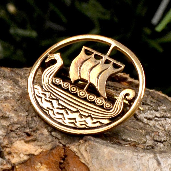 Brosche Drachenboot aus Bronze