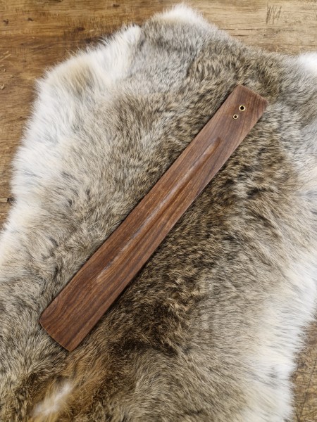 Einfacher Räucherstäbchenhalter aus Holz