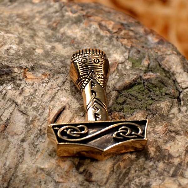 Thors Hammer mit Runen aus Bronze