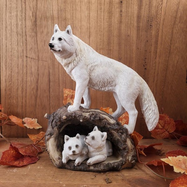 Wolfsmutter mit Jungen im Bau - handbemalt