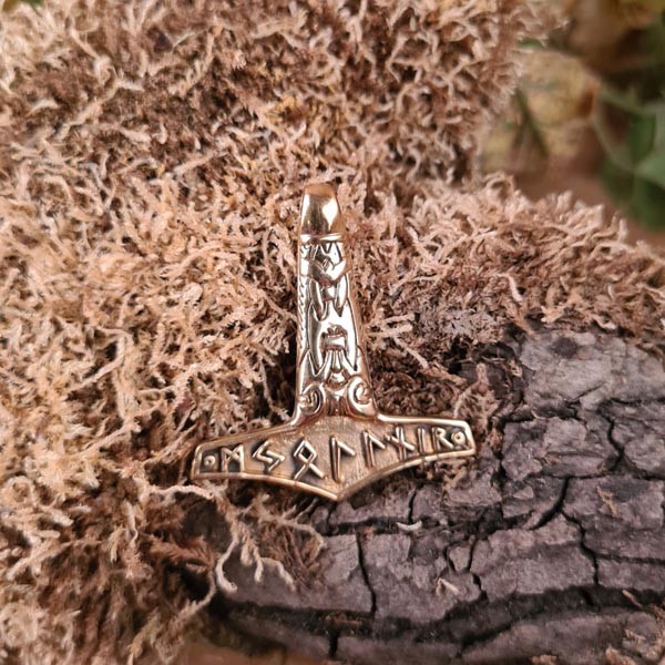 Thorhammer Mjolnir mit Runen aus Bronze