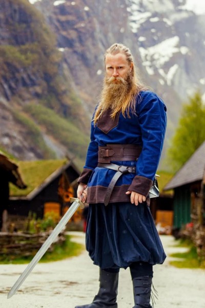 Wikinger Wolltunika Jarl dunkelblau-braun