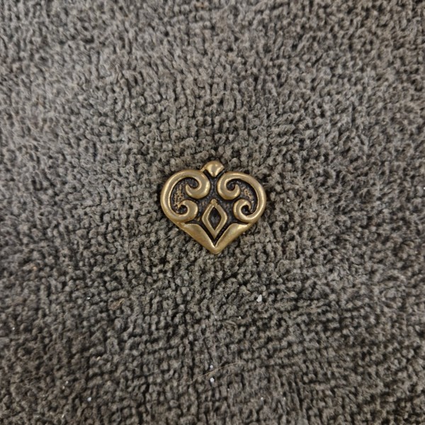Frühmittelalter Gürtelbeschlag Kiewer Rus in Herzform aus Bronze für 2,5 cm Riemen - Replik