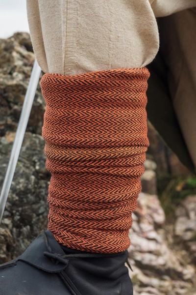 Frühmittelalter Wadenwickel mit Fischgrätmuster aus Baumwolle