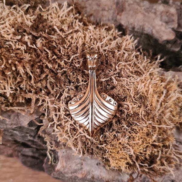 Frühmittelalter Amulett Drachenboot aus Bronze