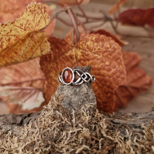 LARP Ring Magier mit ovalen Bernstein aus gealtertes Silber