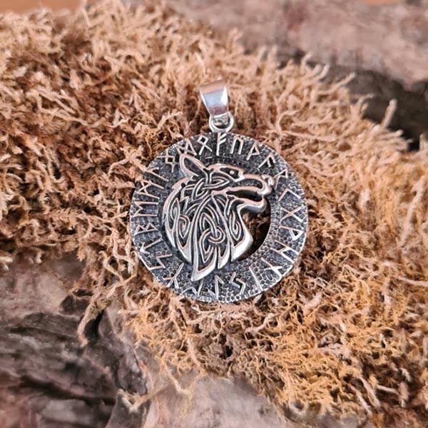Amulett Wolfskopf im Runenkreis aus Sterlingsilber