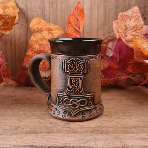 Tasse aus Keramik mit Wikinger Motiv 0,25l - handgefertigt