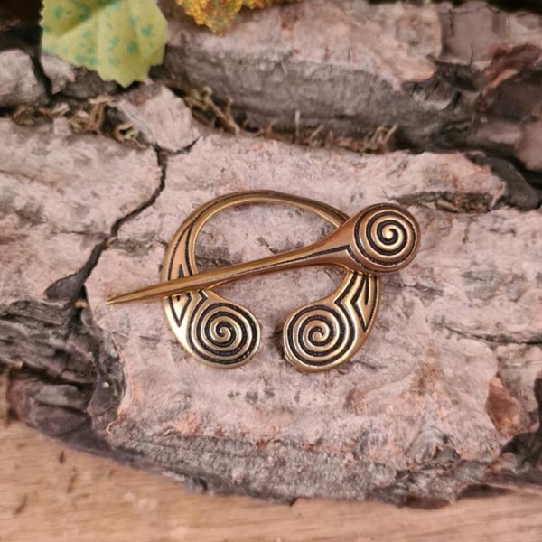 Kelten Fibel Spirale des Lebens in Bronze
